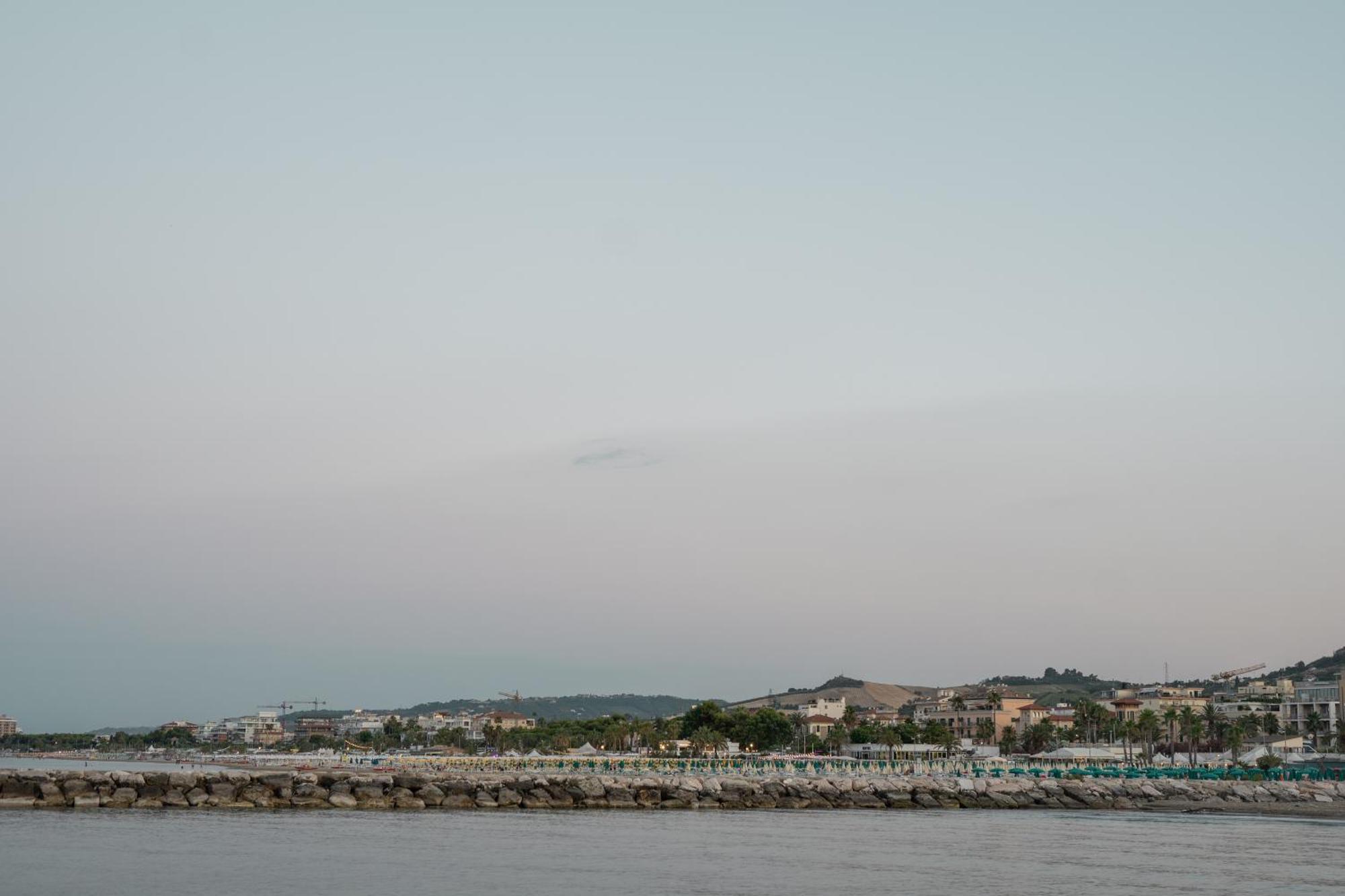 Apartamento Palazzo Galileo San Benedetto del Tronto Exterior foto